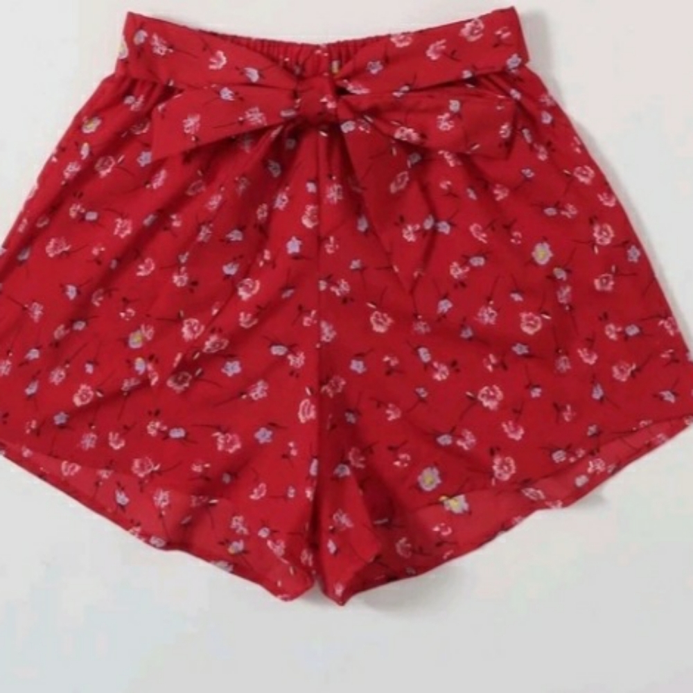 SHEIN Red Ditsy Front Tie Stretchy Waist Shorts